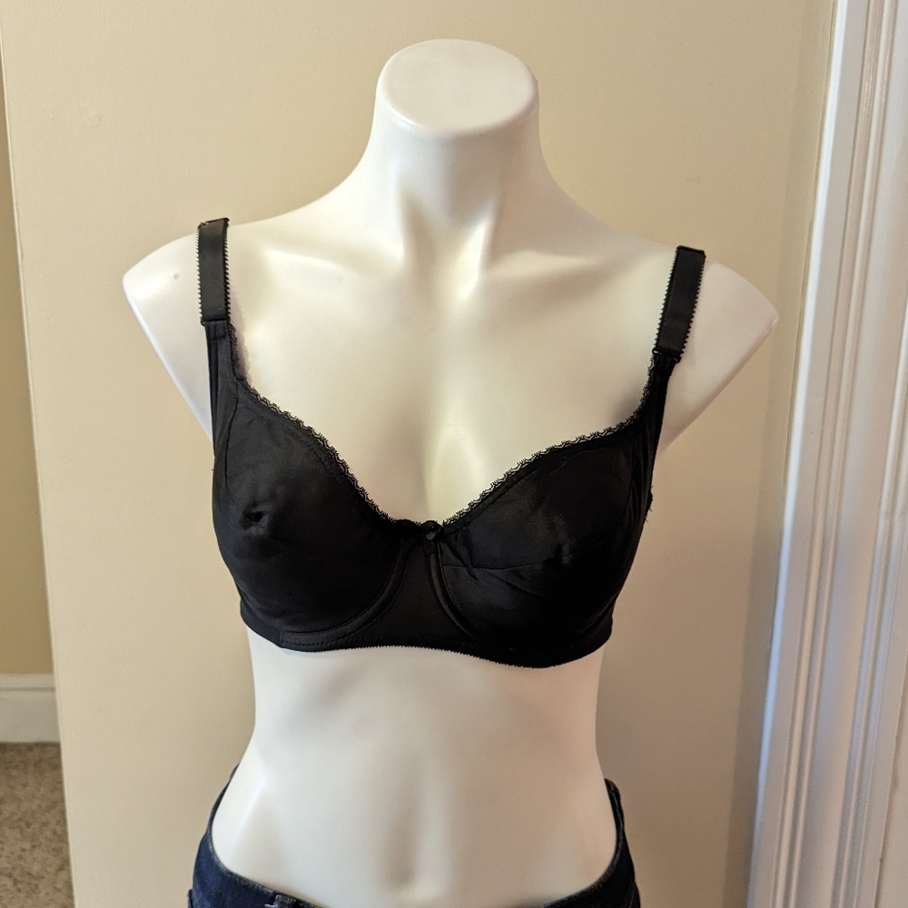 Vintage Vanity Fair black silky bra size 34 C